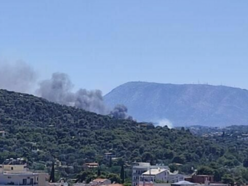 Φωτιά στη Ραφήνα