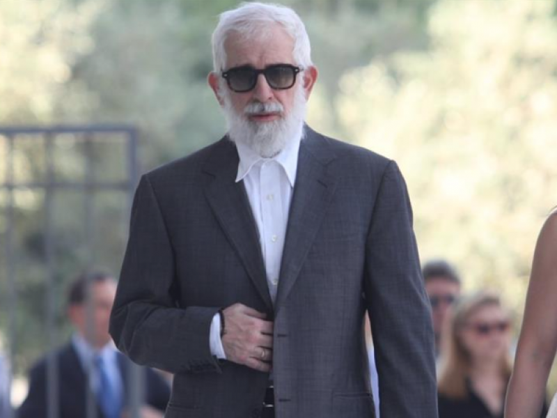 Πέτρος Φιλιππίδης