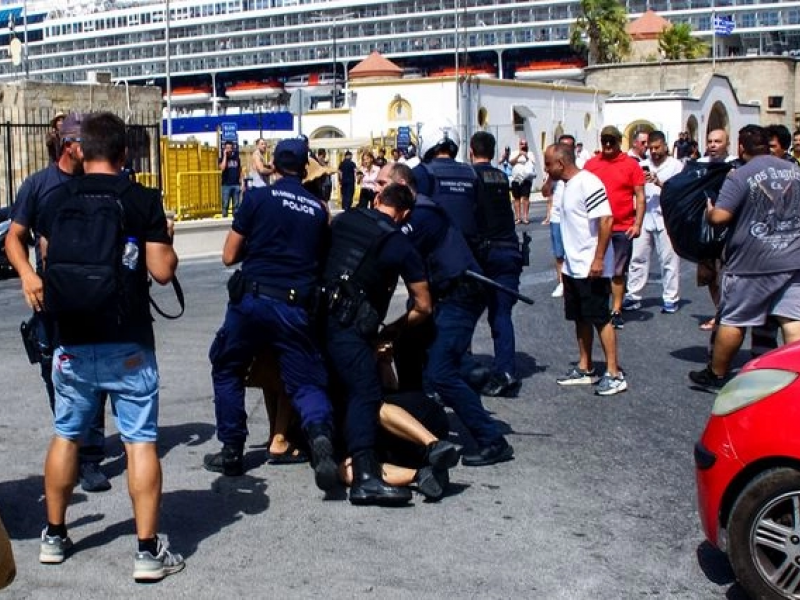 Διαμαρτυρία στη Ρόδο