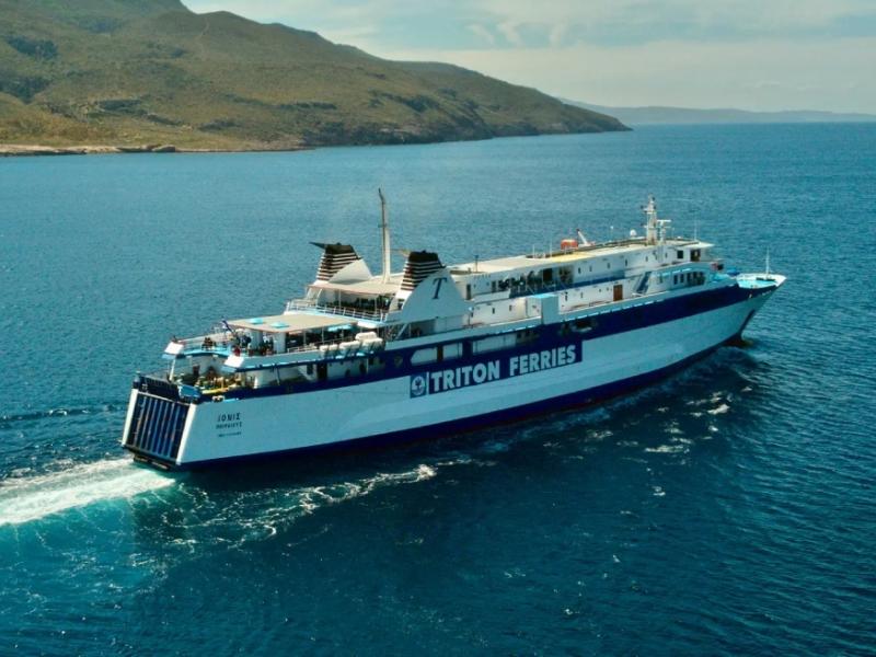 Πλοίο Ιονίς