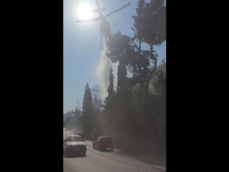Ελικόπτερο στη φωτιά της Πάτρας
