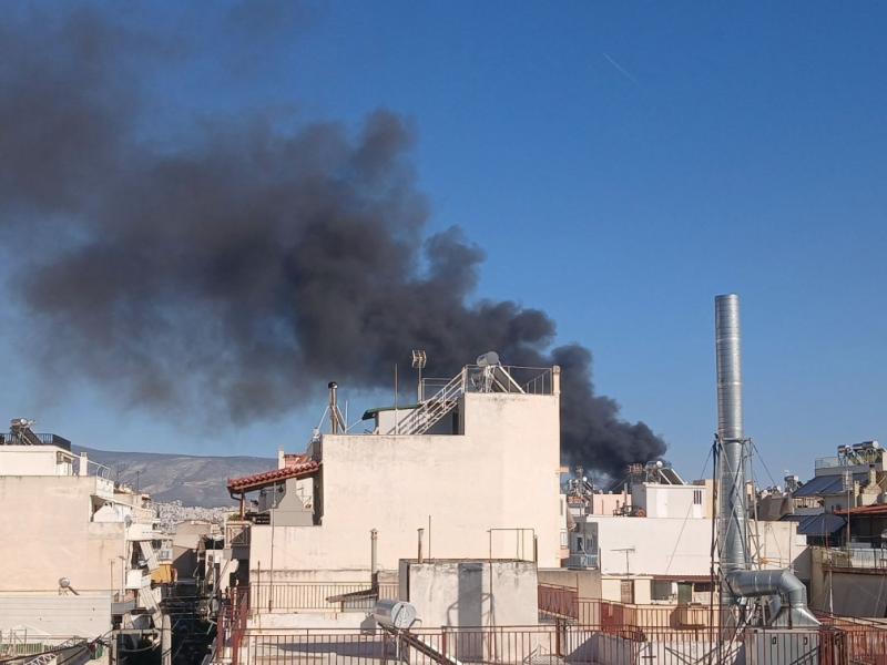 Φωτιά σε πλαστικά στου Ρέντη