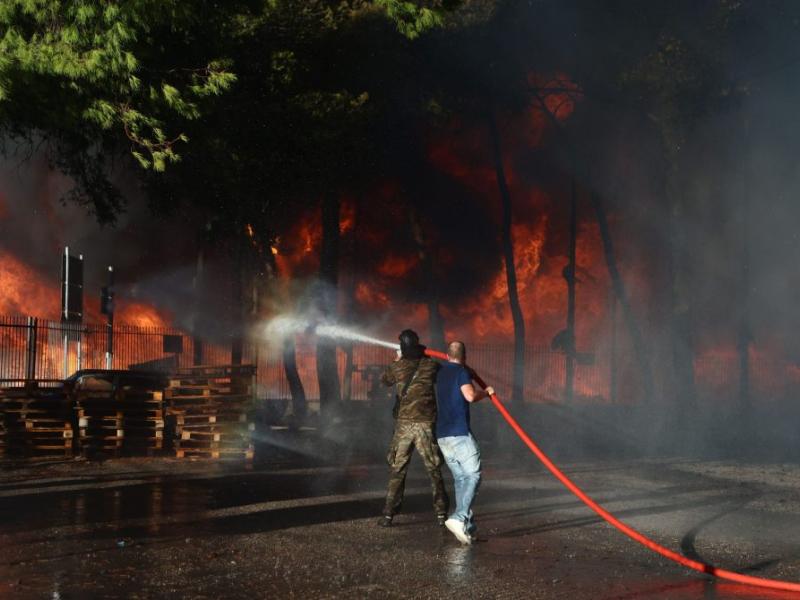 Φωτιά στο Μενίδι