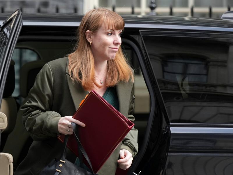 Άντζελα Ρέινερ