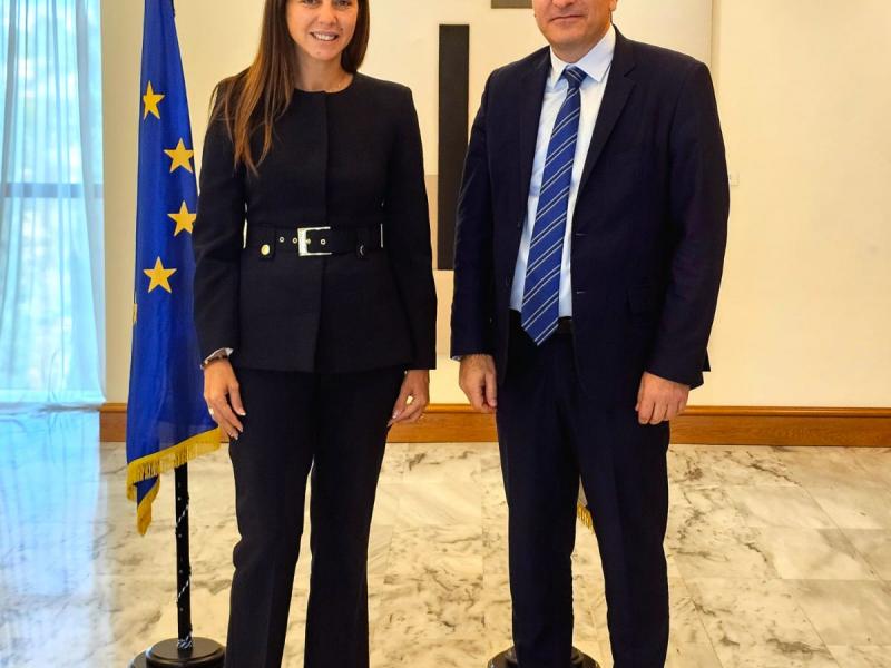 συνταντηση