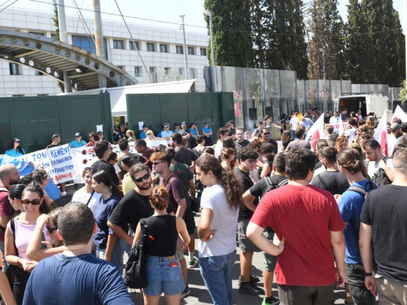 κινητοποίηση εκπαιδευτικών στο υπουργείο Παιδείας