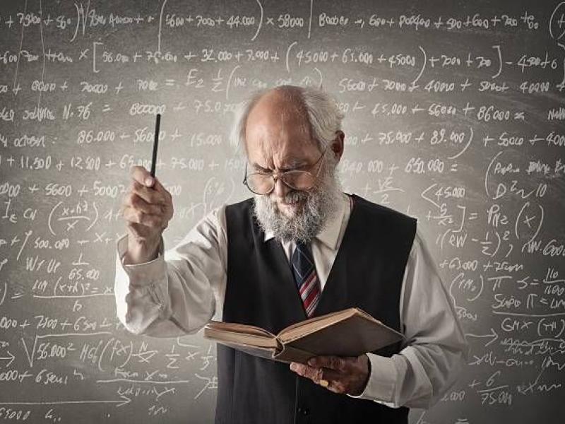 ΗΛΙΚΙΩΜΕΝΟΣ ΕΚΠΑΙΔΕΥΤΙΚΟΣ