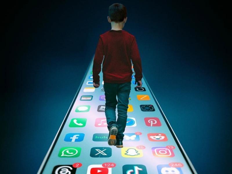 Κλικ στην Απαγόρευση & Έφηβοι Οffline έως 15 Ετών στα Μέσα Κοινωνικής Δικτύωσης Λύση ή Αδιέξοδο;