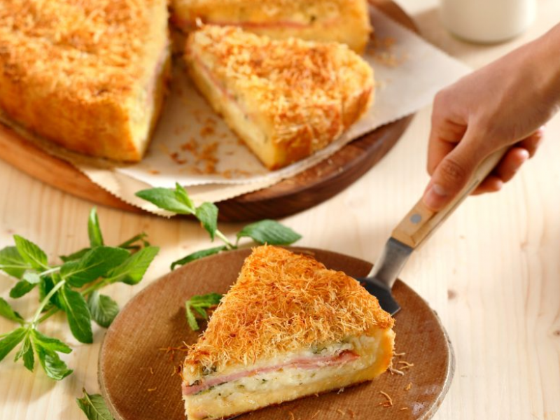 Σουφλέ κανταΐφι με τυριά και ζαμπόν