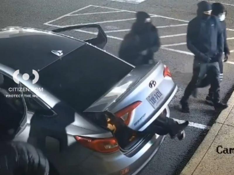 Πόσοι κλέφτες χωράνε σε ένα αυτοκίνητο;