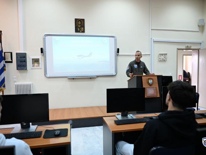 Πτήσεις Μαθητών με Εκπαιδευτικά Αεροσκάφη της ΠΑ