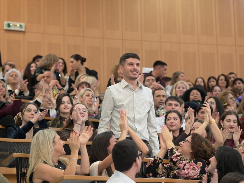 Κωνσταντίνος–Εφραίμ Τσαγκατάκης: Ο πρώτος απόφοιτος με ολική απώλεια όρασης στο ΕΛΜΕΠΑ