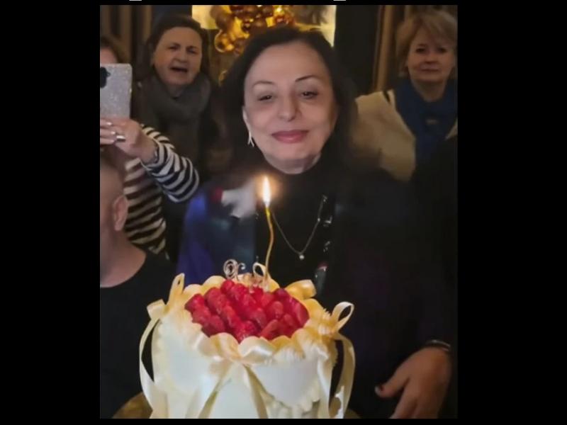 Η Χάρις Αλεξίου γιόρτασε τα γενέθλιά της
