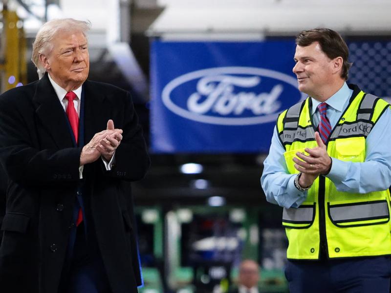 Ο Τραμπ στο εργοστάσιο της Ford