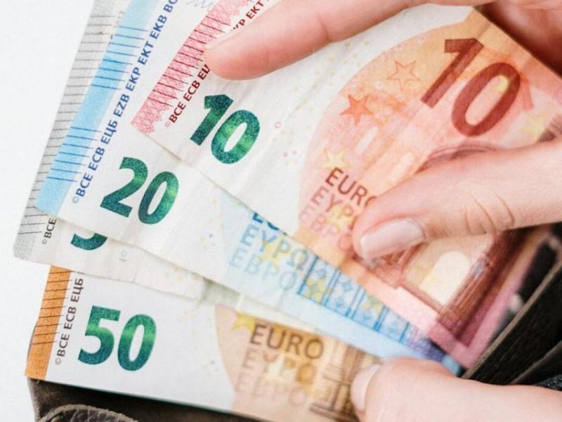 Χαρτονομίσματα, χρήματα σε ευρώ, voucher