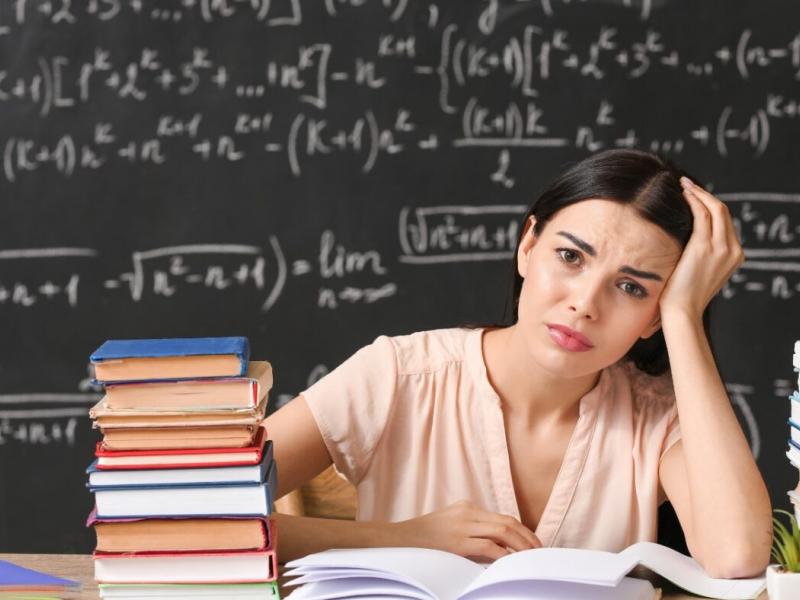 ΕΚΠΑΙΔΕΥΤΙΚΟΣ