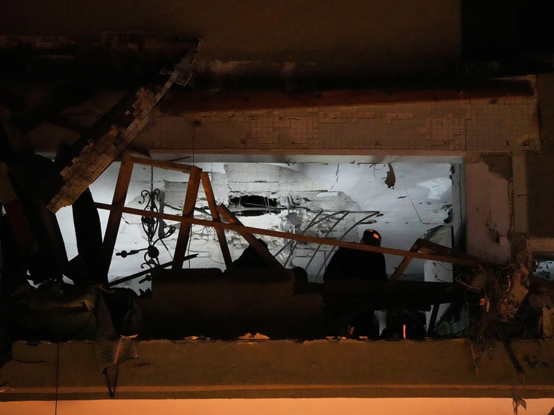 Εφιάλτης στο Τελ Αβίβ: Ισοπεδώθηκαν πολυκατοικίες, παντού συντρίμμια από το ιρανικό πλήγμα