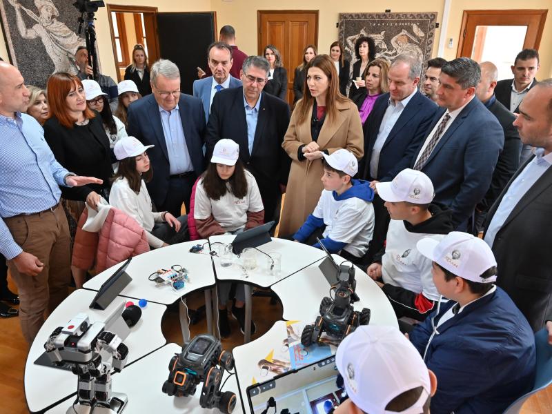 Σοφία Ζαχαράκη: Η υπουργός Παιδείας εγκαινίασε το νέο Κέντρο Καινοτομίας Κεντρικής Μακεδονίας