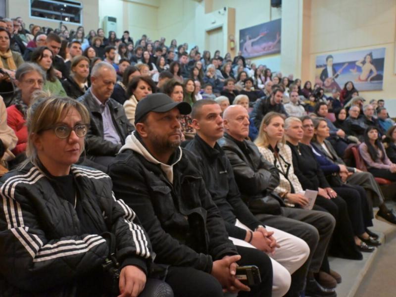 Πάνος Ρούτσι - σε παράσταση του μουσικού σχολείου Λάρισας