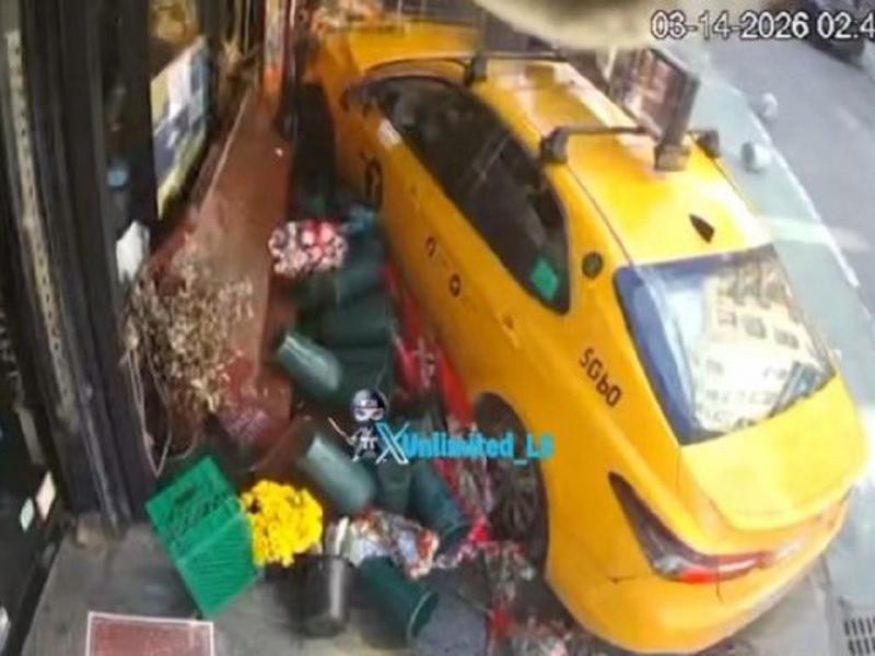 Νέα Υόρκη: Ταξί εκτός ελέγχου χτυπά πεζούς στο Μανχάταν