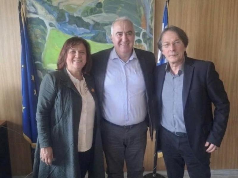 Συνάντηση με τον Γενικό Γραμματέα του Υπουργείου Παιδείας κ. Γιάννη Παπαδομαρκάκη είχε χθες ο Δήμαρχος Κερατσινίου - Δραπετσώνας Χρήστος Βρεττάκος, συνοδευόμενος από την Αντιδήμαρχο Παιδείας και Πολιτισμού Στέλλα Μιχάλογλου.