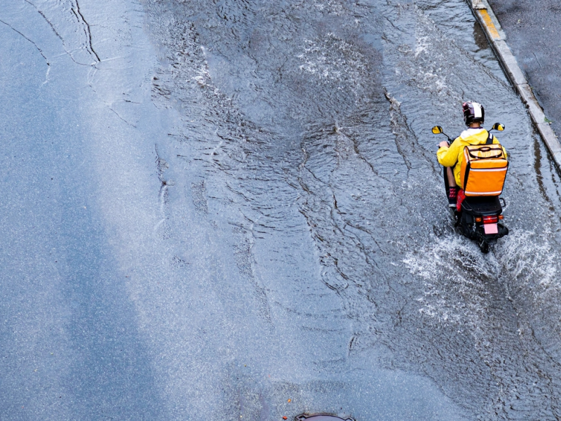 Delivery κατά τη διάρκεια βροχής