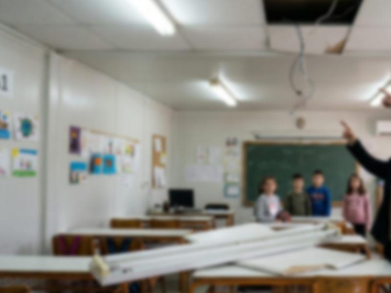 Φωτιστικό έπεσε στο κεφάλι μαθήτριας στη Νέα Αρτάκη