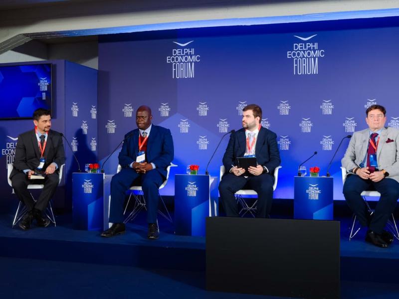 Τεχνητή Νοημοσύνη στην εκπαίδευση: Πολύτιμος αρωγός ή πηγή νέων ανισοτήτων; - Όλα όσα συζητήθηκαν στο Φόρουμ των Δελφών