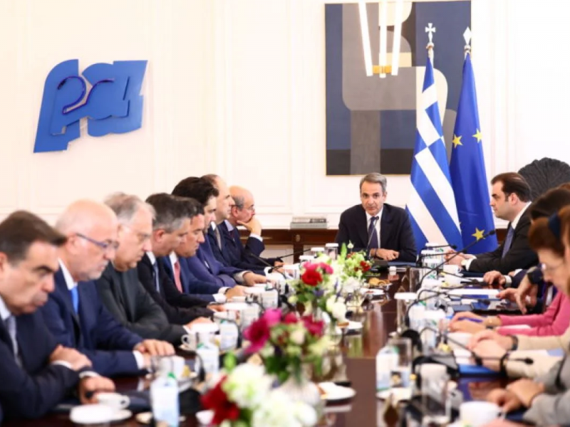 Ο Κυριάκος Μητσοτάκης στο υπουργικό συμβούλιο