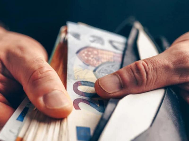 ΕΦΚΑ - ΔΥΠΑ: Πληρωμές 8 έως 12 Ιουνίου, πότε πάνε ταμείο 84.000 δικαιούχοι