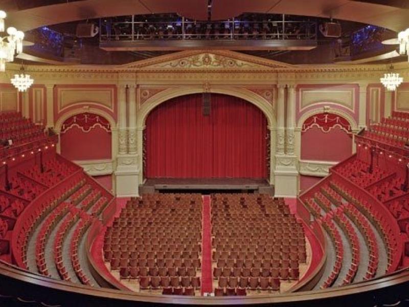 488_fullimage_amsterdam_theater_carre_zaal_560x350.jpg