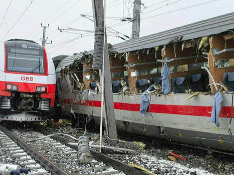 austria-train-crash.jpg