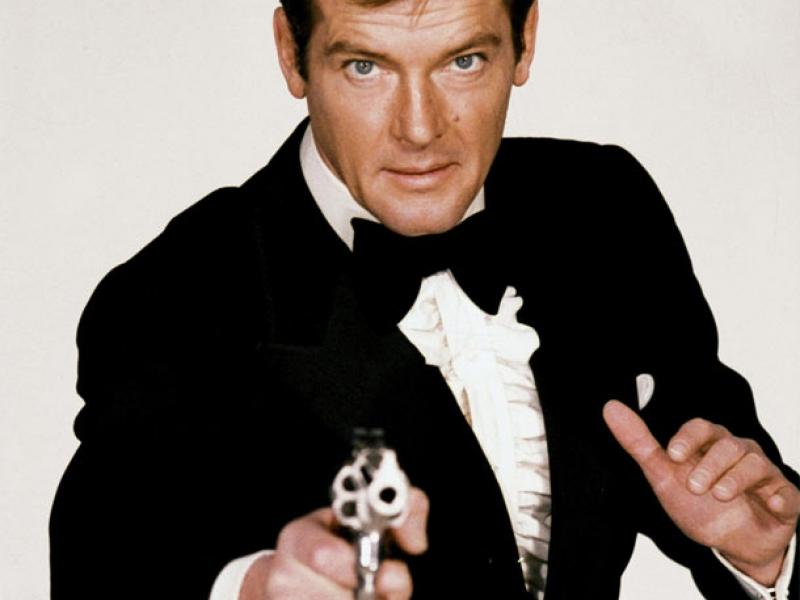 bond_-_roger_moore_-_profile.jpg