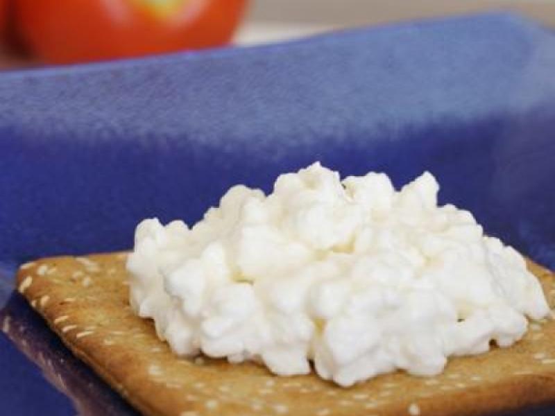 cottage-cheese-and-crackers-slide-567-gallarge.jpg