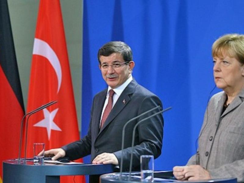 davutoglu_merkel_625-jpg20150112151408-620x330.jpg