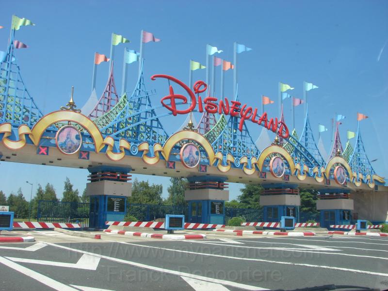 disneyland_paris.jpg