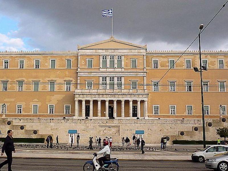 elliniki-vouli-athens-sintagma.jpg