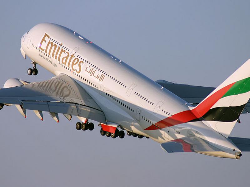 emirates_bag.jpg