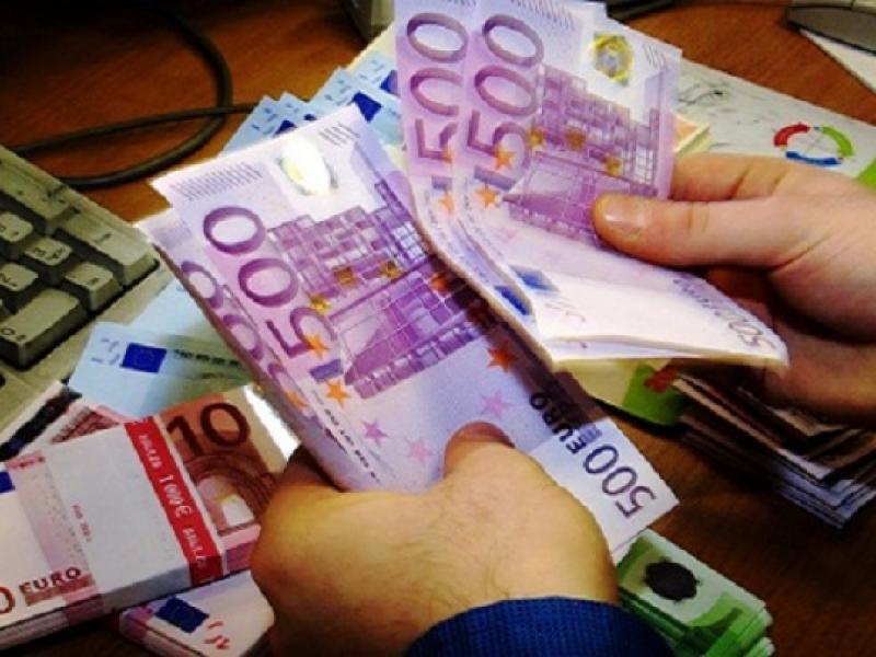 euro_banknotes_counting_2.jpg