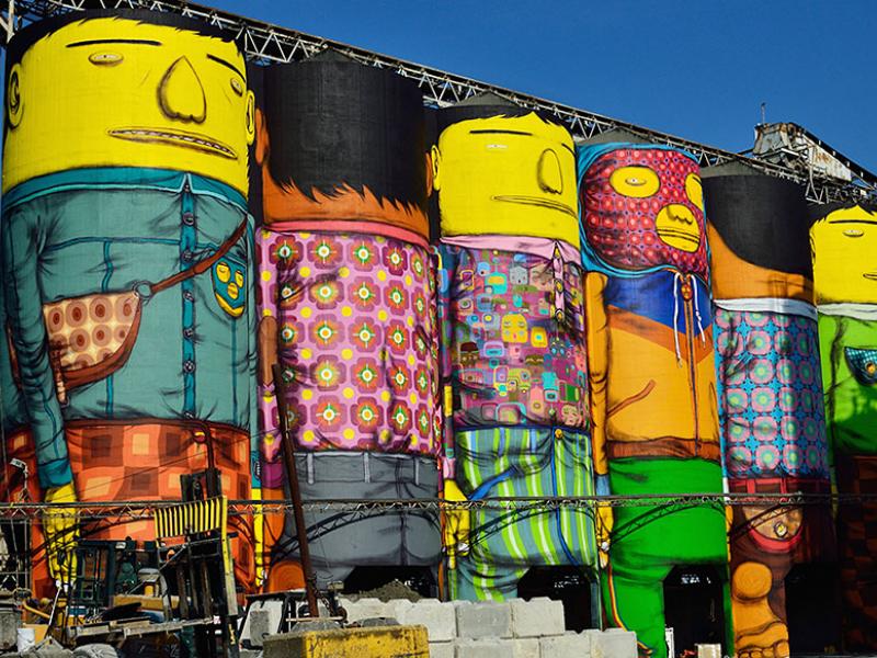 giants-graffiti-industrial-silos-os-gemeos-4.jpg