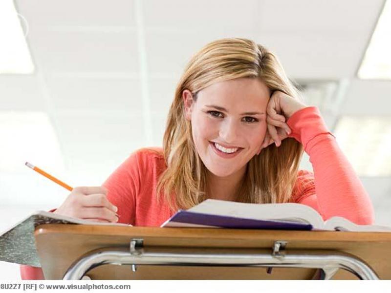 high_school_student_sitting_in_classroom_is098u2z7.jpg