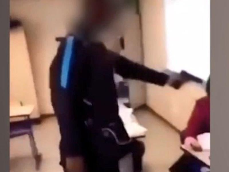 γαλλία_μαθητής_όπλο