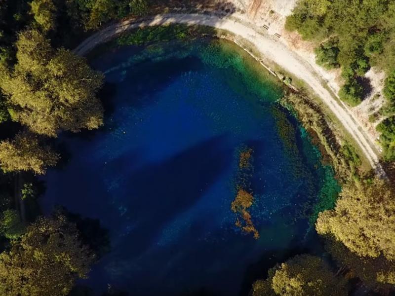 Γαλάζια Λίμνη