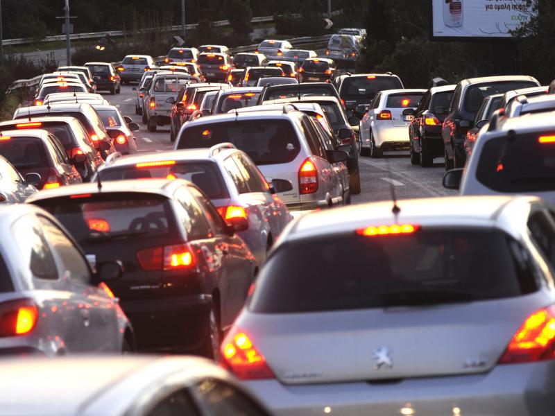 κίνηση στους δρομους