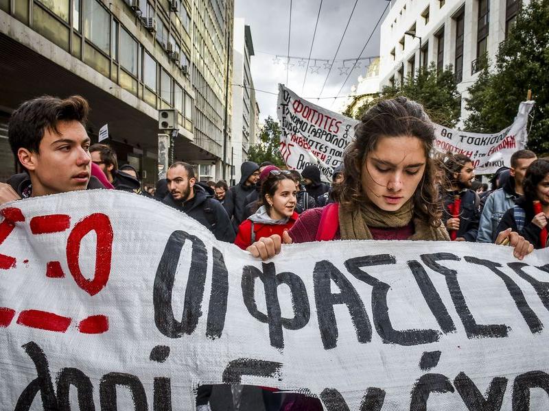 Φίλης: Οι μαθητές αγνόησαν ή και αντιστάθηκαν στις «εθνικιστικές καταλήψεις»