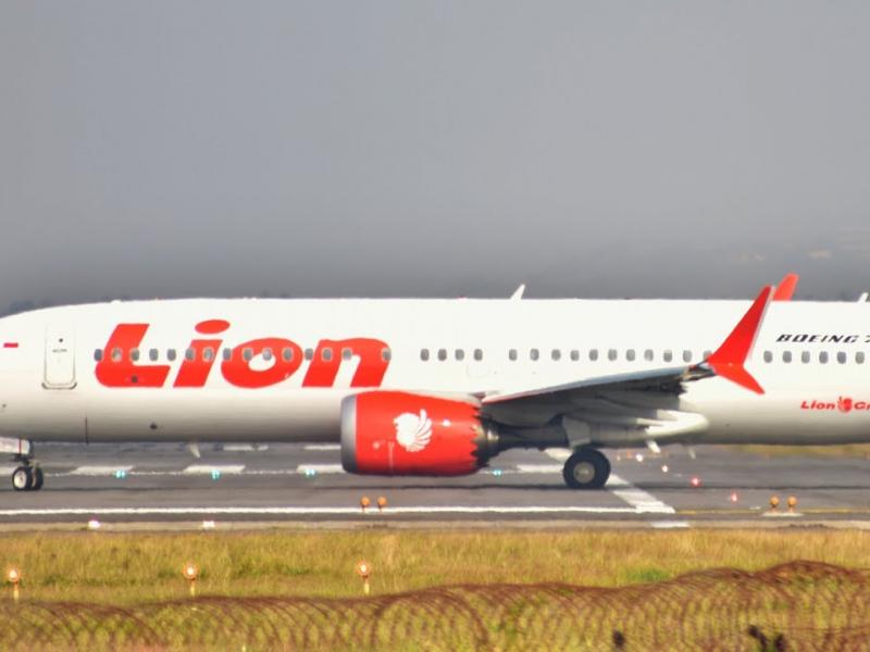 max 8 lion air