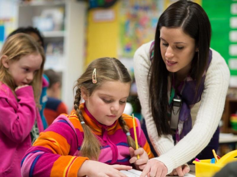 εκπαιδευτικοι