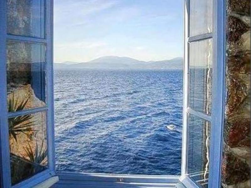 παραθυρο ανοιχτο στη θαλασσα