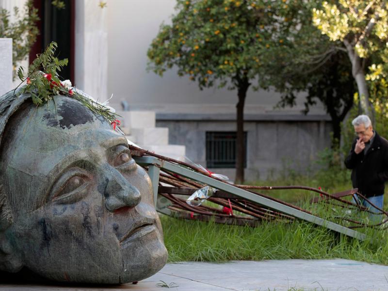 πολυτεχνειο μνημείο