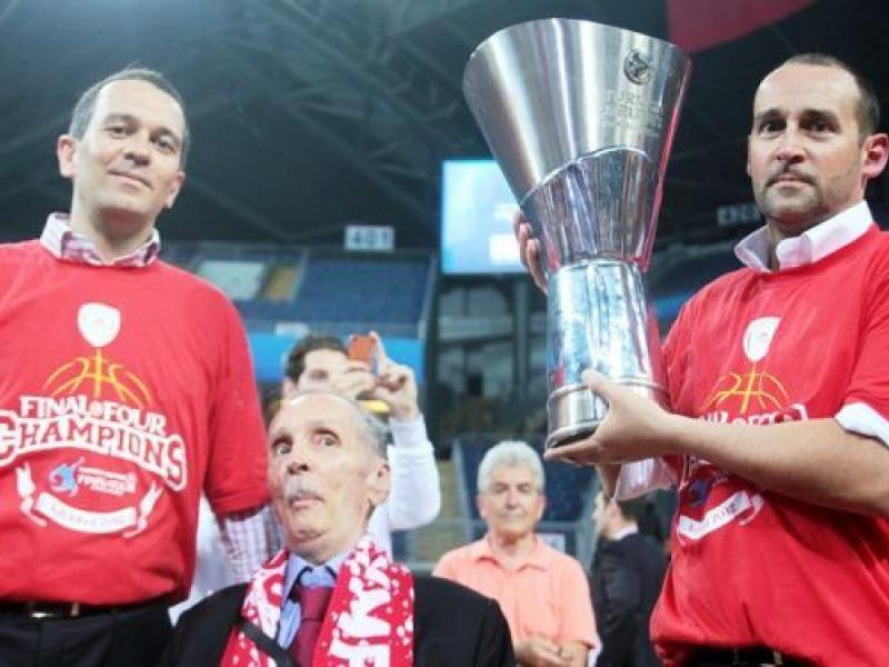 Πατέρας και υιοί Αγγελόπουλοι